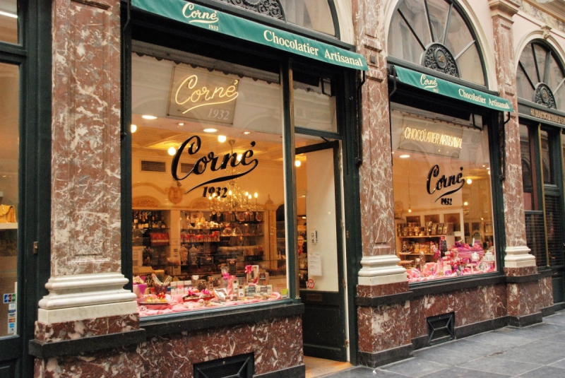 patisserie-CAGNES SUR MER-min_chocolate_chocolaterie_shop_luxury_chic_gallery_brussels_belgium-558146